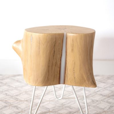 Mesa auxiliar de madera "Río Blanco"