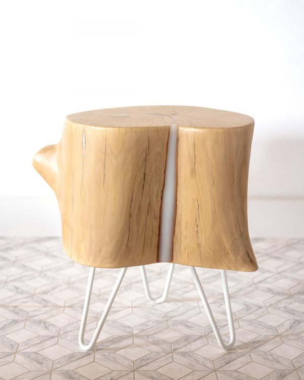 Mesa auxiliar de madera "Río Blanco"