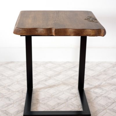 Mesa auxiliar de madera "Steampunk"