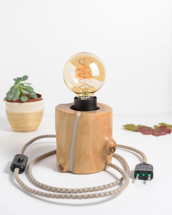 Lámpara de madera de cerezo